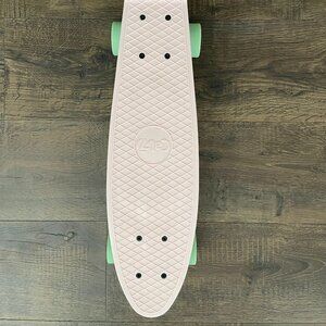 Girls Cal 7 22" Mini Cruiser Retro Skateboard